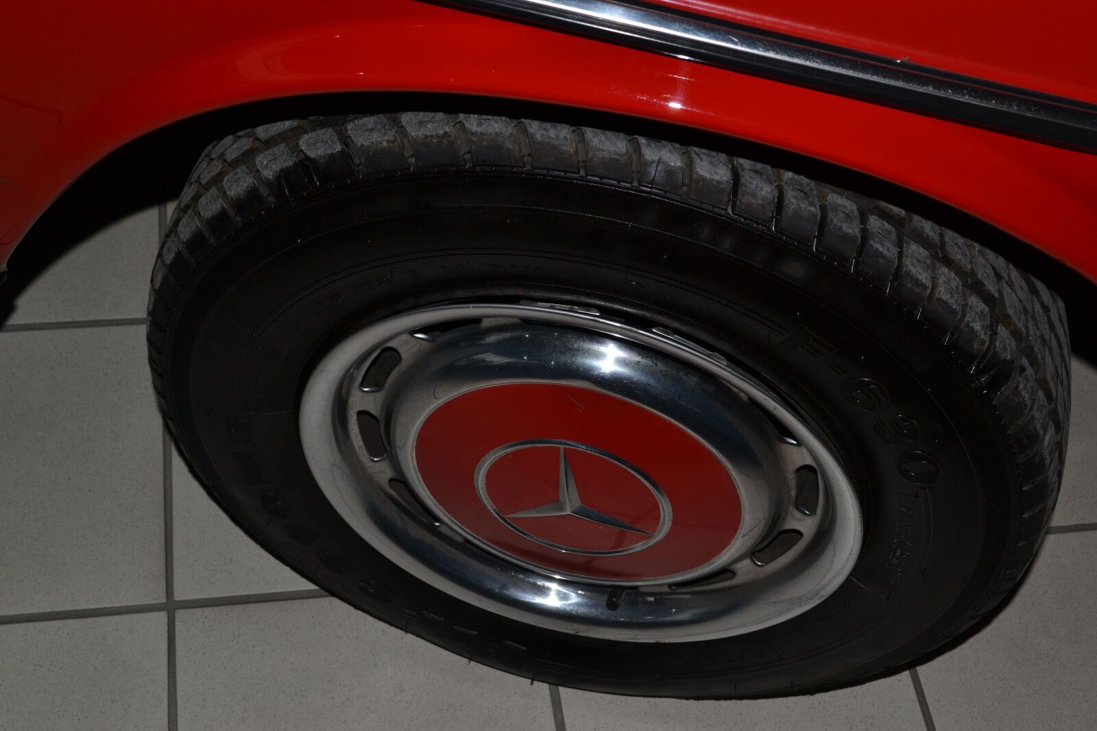 Mercedes-Benz 280 E. 2.Hand.Schiebedach.Oldtimer W123 foto 12