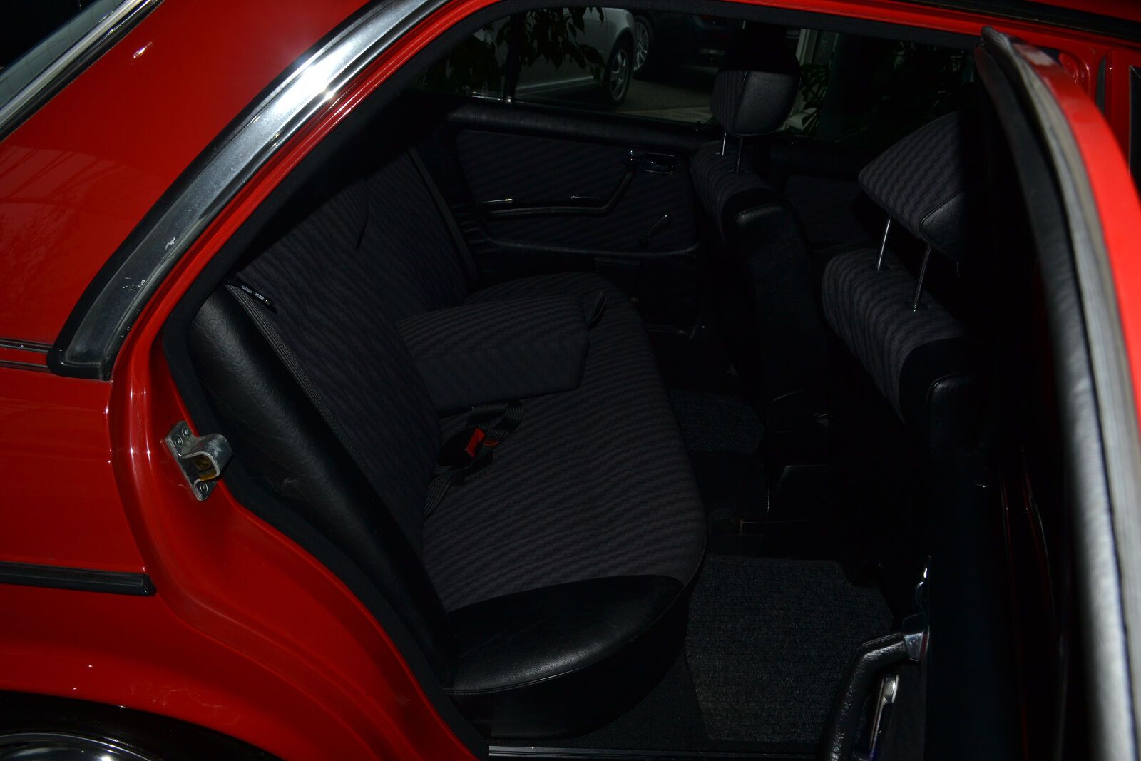 Mercedes-Benz 280 E. 2.Hand.Schiebedach.Oldtimer W123 foto 7