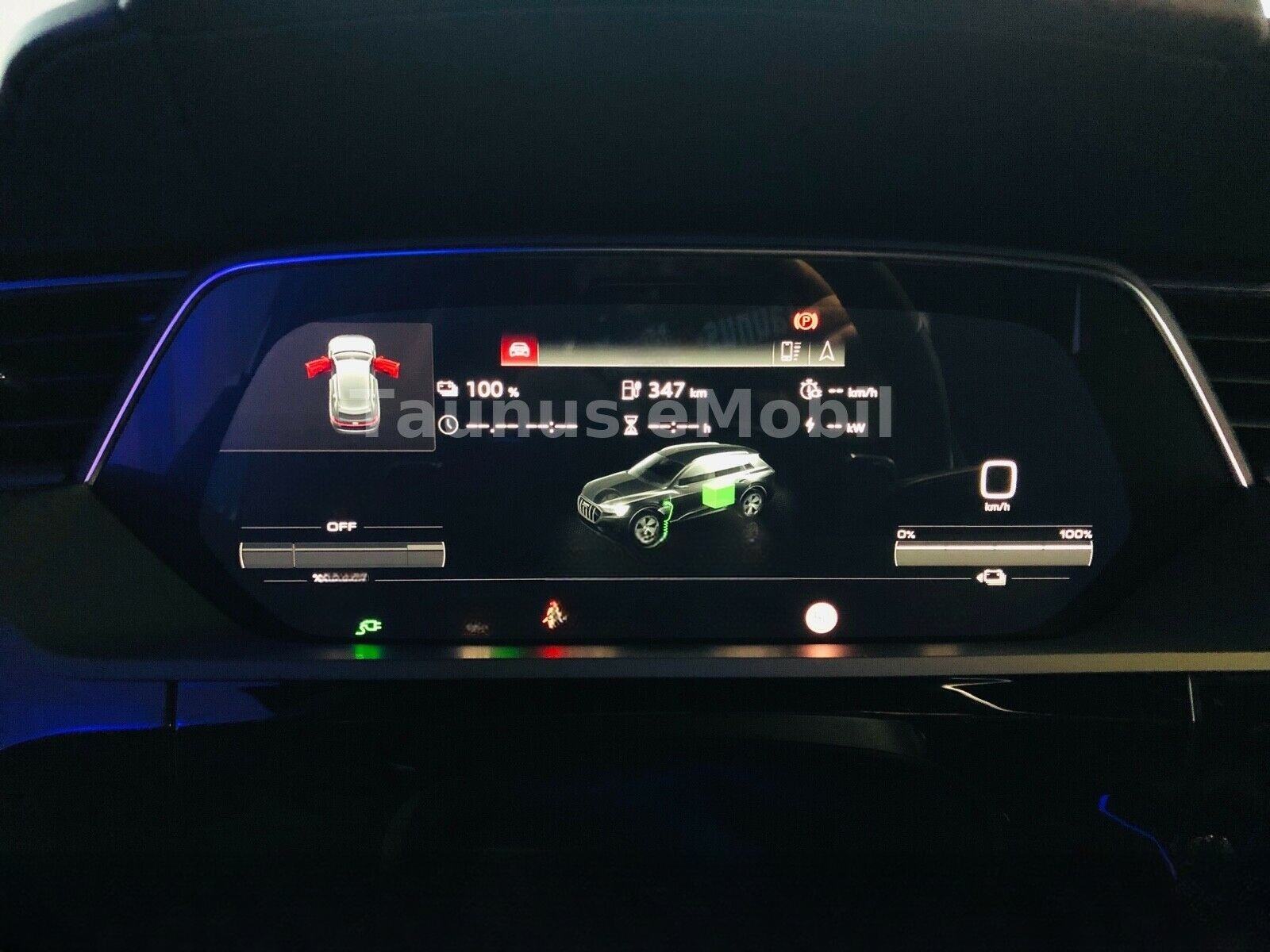 Audi e-tron 55 Quattro-edition one-Antiguablau mieten foto 12