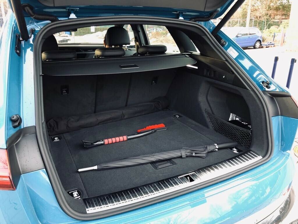 Audi e-tron 55 Quattro-edition one-Antiguablau mieten foto 16