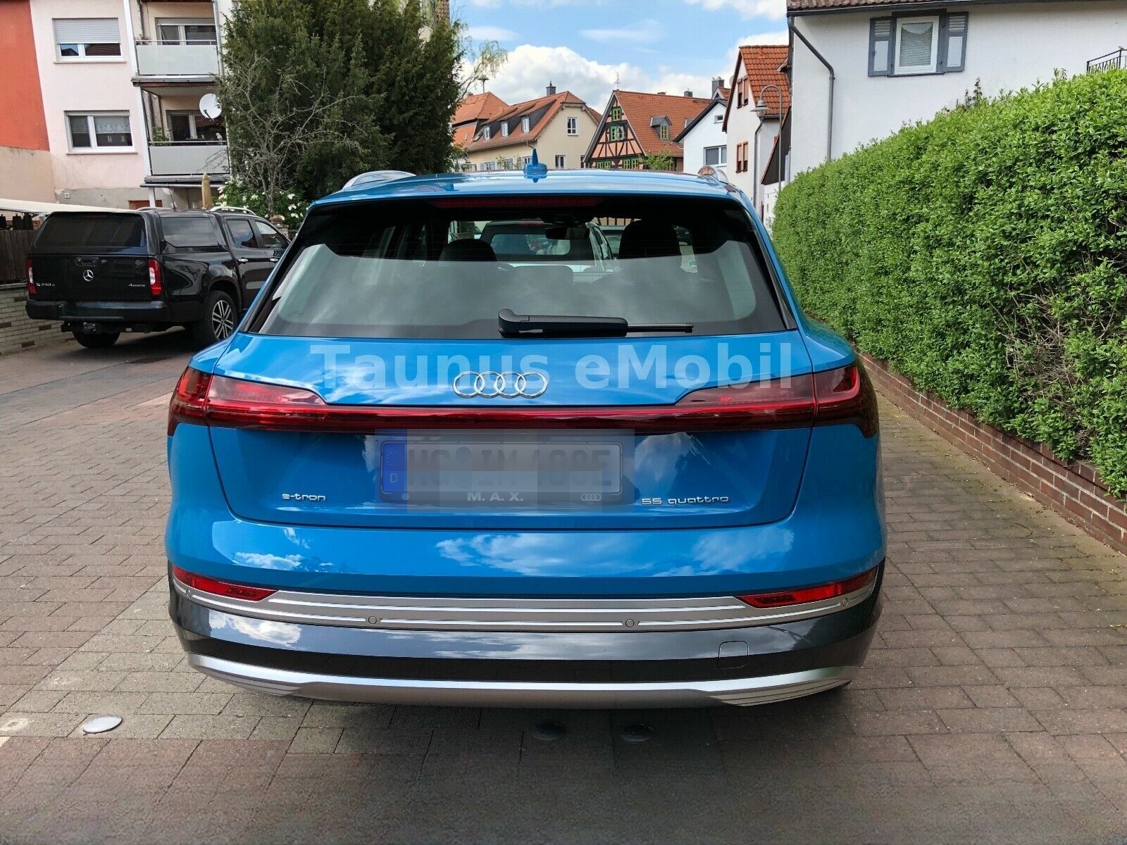 Audi e-tron 55 Quattro-edition one-Antiguablau mieten foto 4