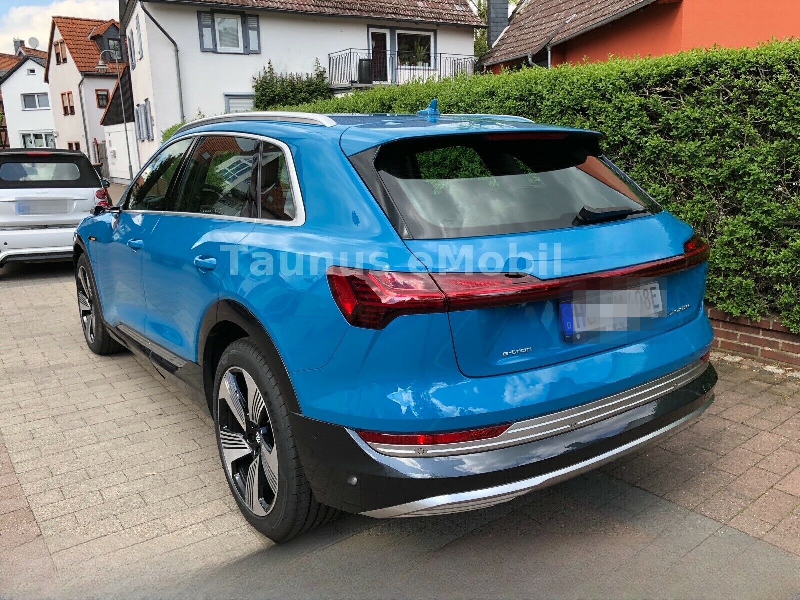 Audi e-tron 55 Quattro-edition one-Antiguablau mieten foto 6