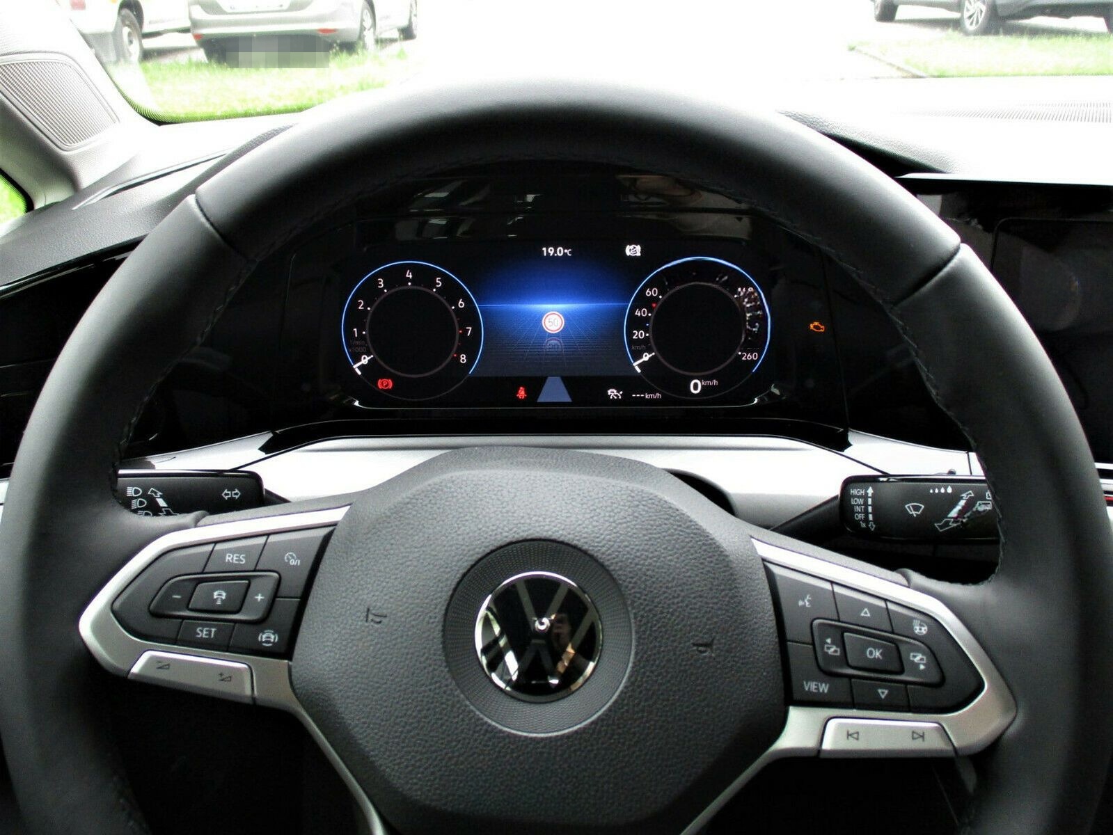 Volkswagen Golf VIII 1.5 TSI Life Navi / PDC foto 11