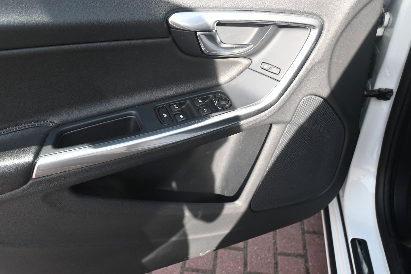 Volvo **Mietkauf**V60D6*Sum*SD*NAVI*STHZ*E-KZ*Diesel foto 12