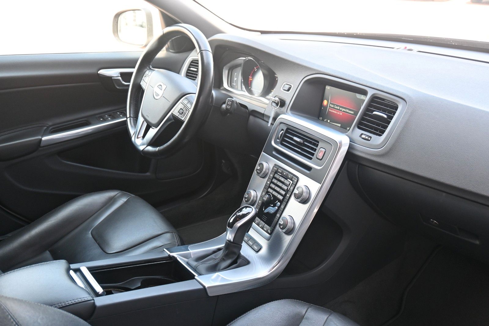 Volvo **Mietkauf**V60D6*Sum*SD*NAVI*STHZ*E-KZ*Diesel foto 17