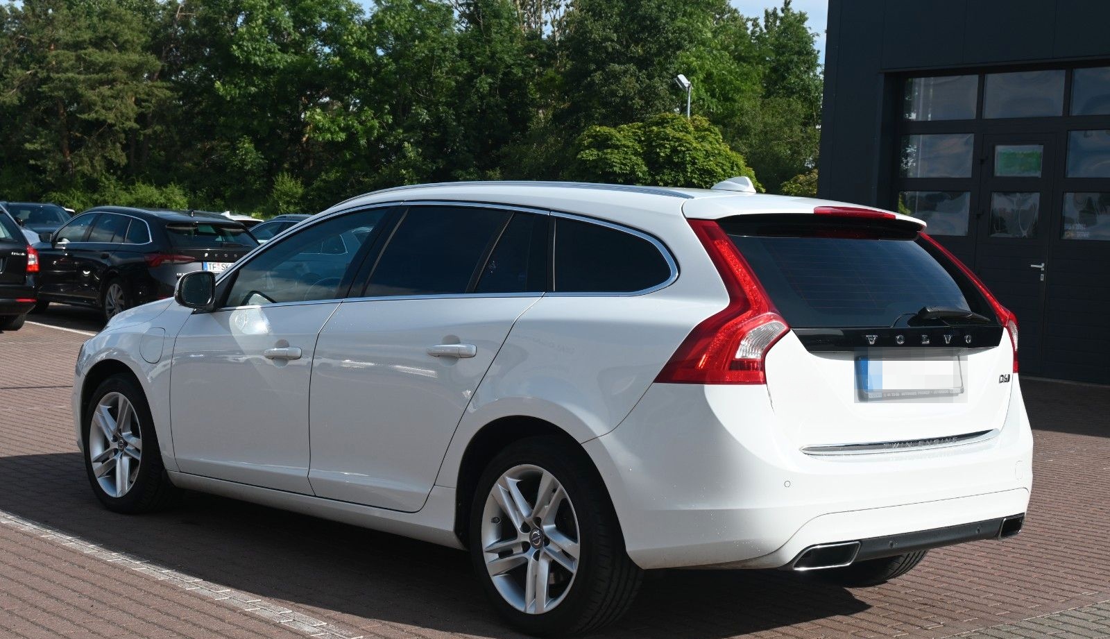 Volvo **Mietkauf**V60D6*Sum*SD*NAVI*STHZ*E-KZ*Diesel foto 4