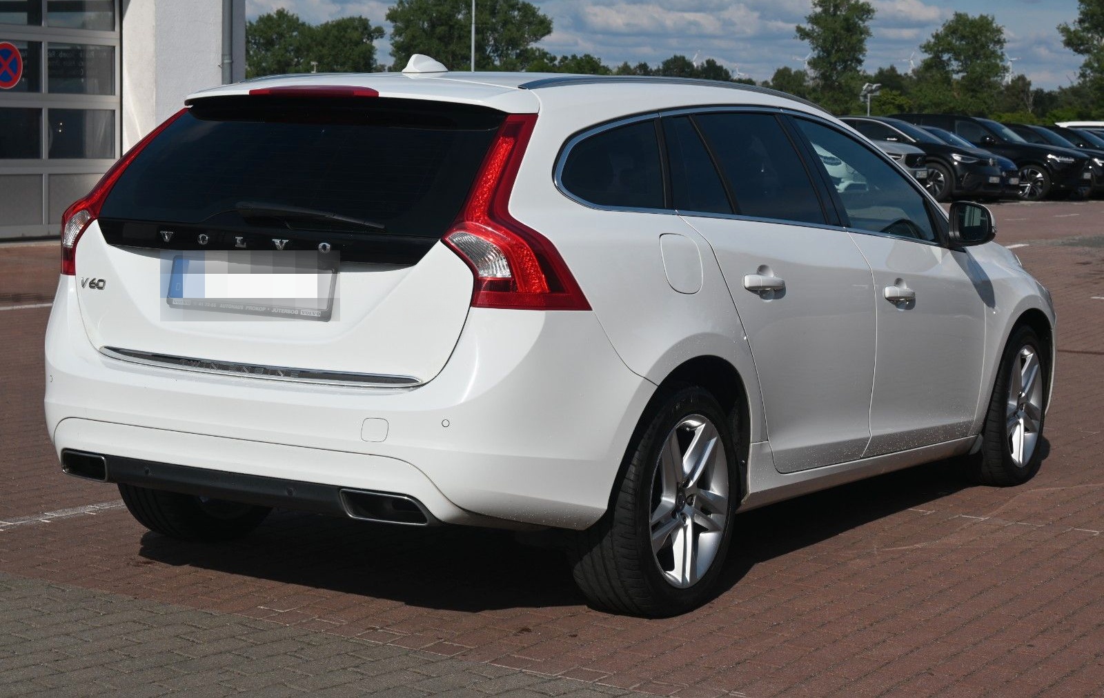 Volvo **Mietkauf**V60D6*Sum*SD*NAVI*STHZ*E-KZ*Diesel foto 6