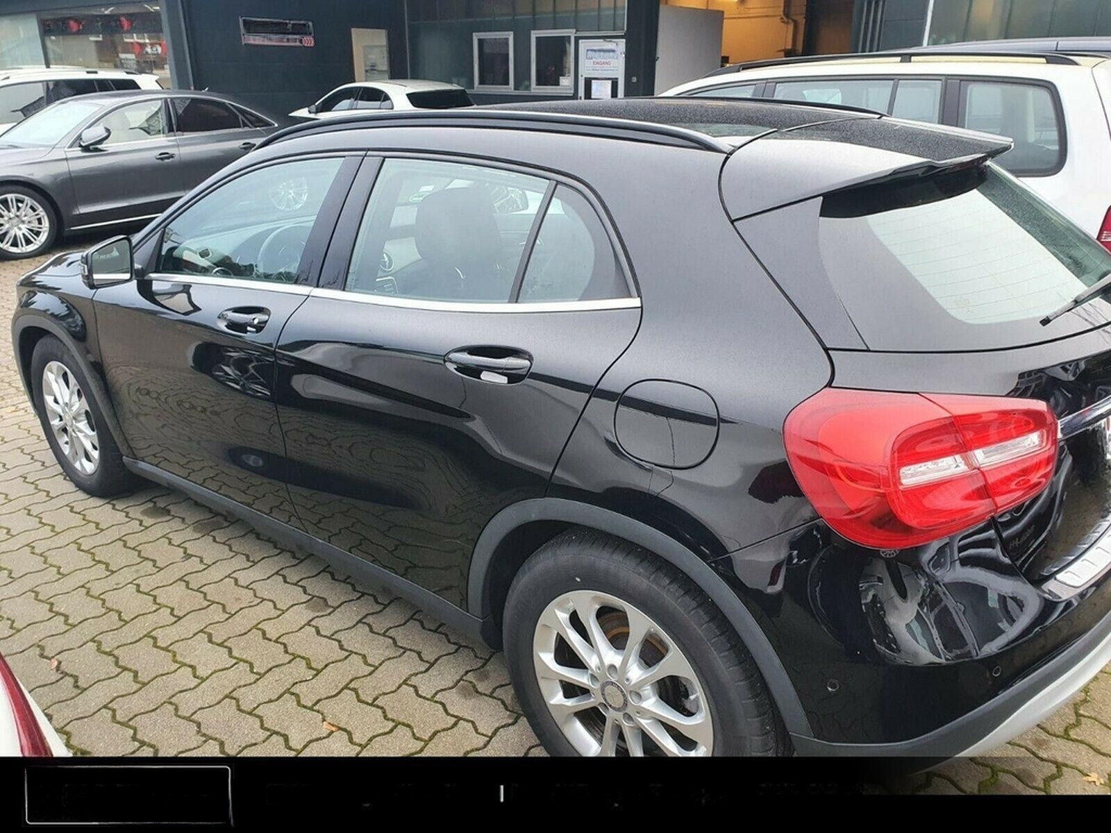 Mercedes-Benz GLA 180 *LEDER*BI-XENON*NAVI*PDC*STYLE* foto 2