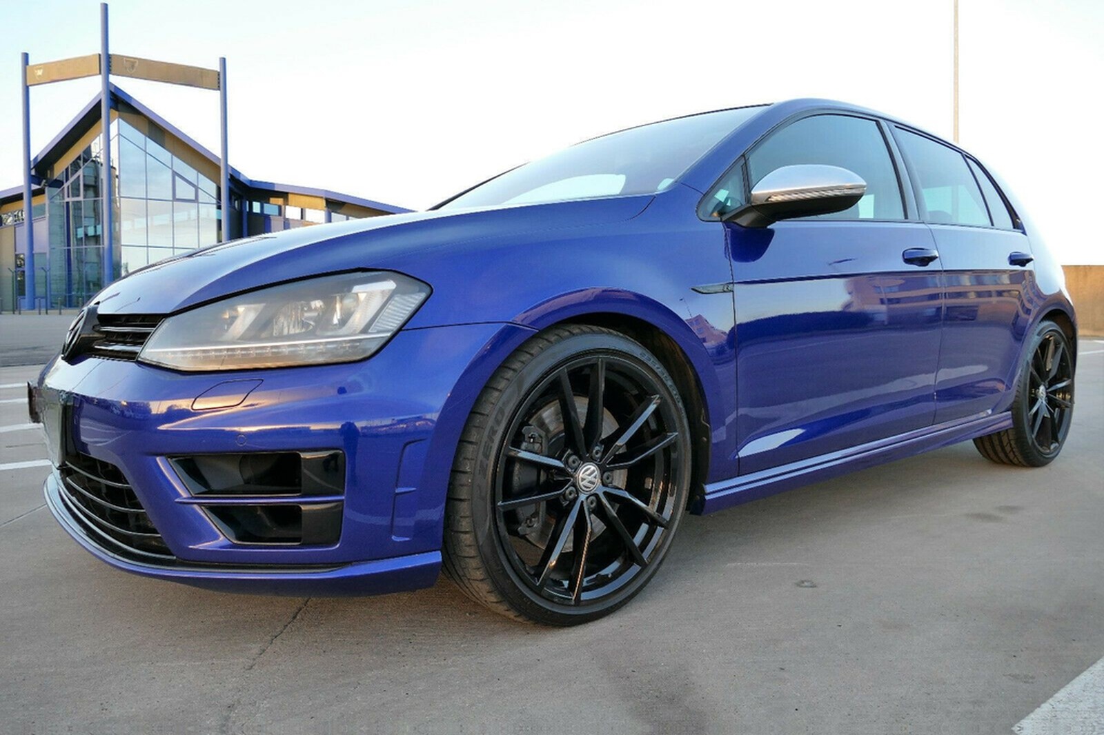 Volkswagen Golf 2.0 TSI DSG 4MOTION R  PANO NAVI DCC ACC foto 2