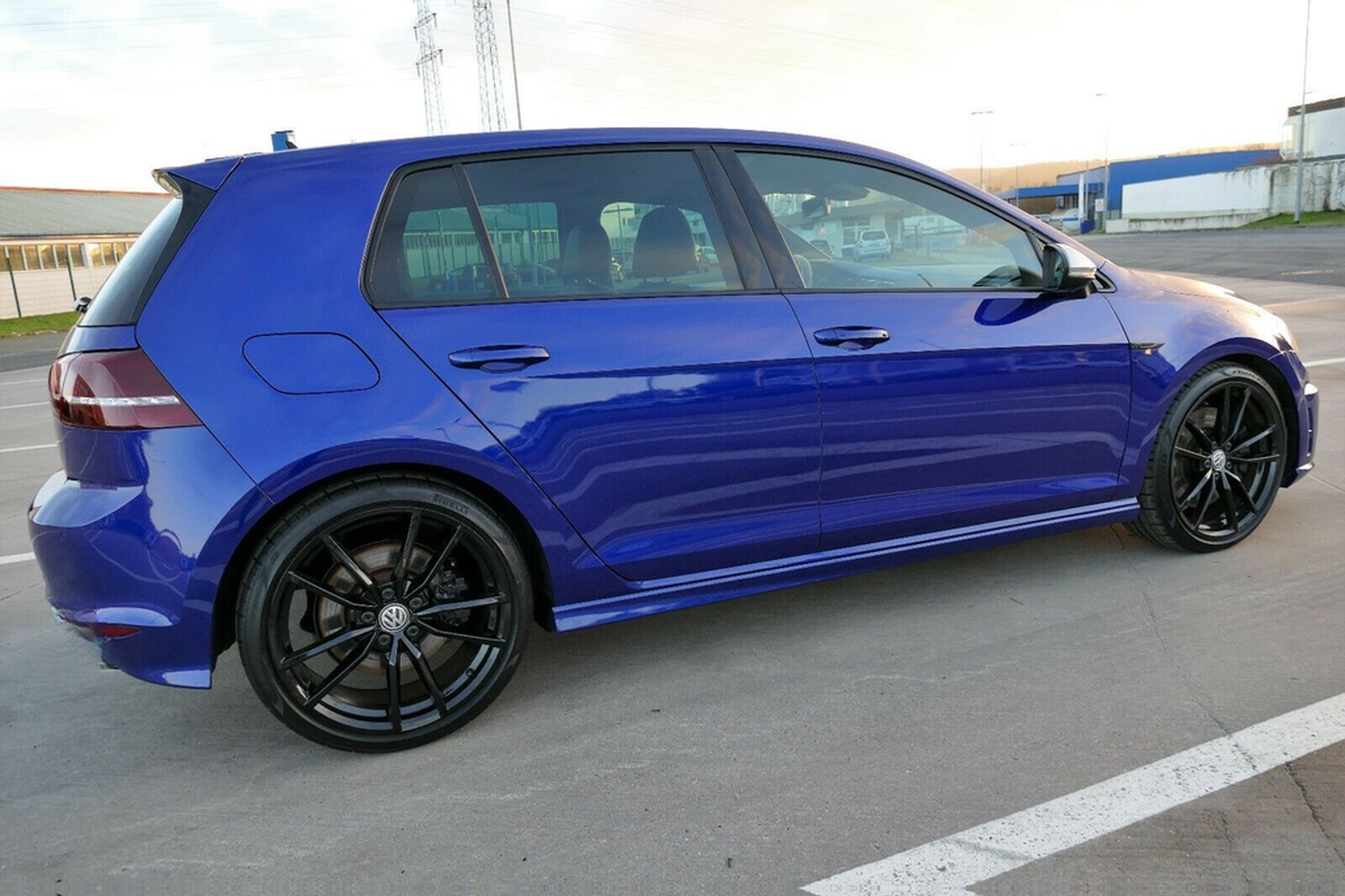 Volkswagen Golf 2.0 TSI DSG 4MOTION R  PANO NAVI DCC ACC foto 8
