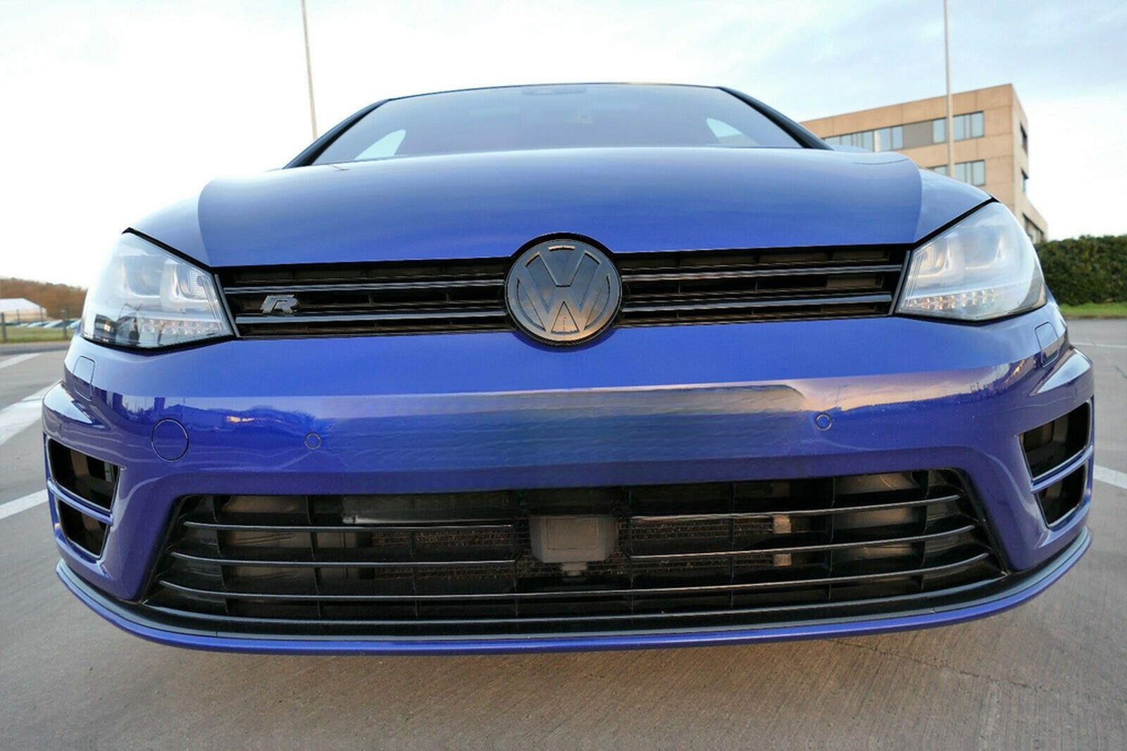 Volkswagen Golf 2.0 TSI DSG 4MOTION R  PANO NAVI DCC ACC foto 10