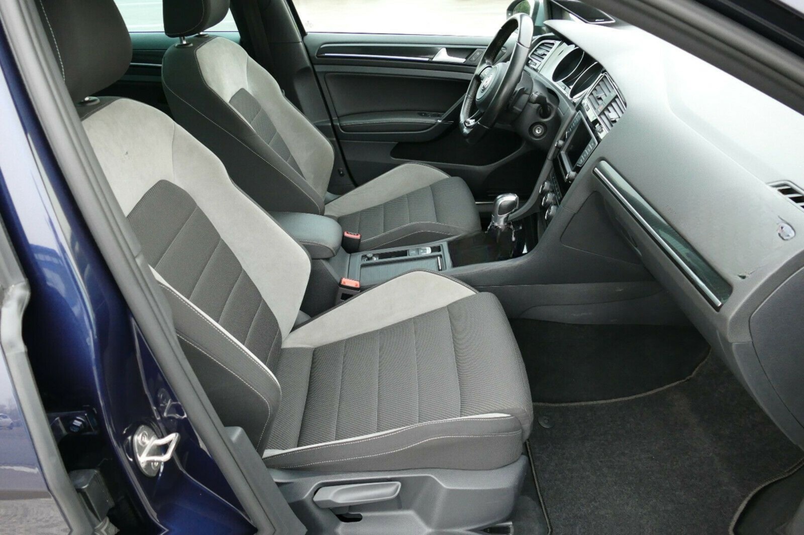 Volkswagen Golf 2.0 TSI DSG 4MOTION BMT R Variant PANO NAVI foto 15