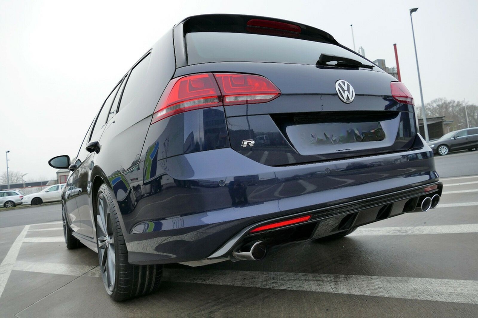 Volkswagen Golf 2.0 TSI DSG 4MOTION BMT R Variant PANO NAVI foto 4