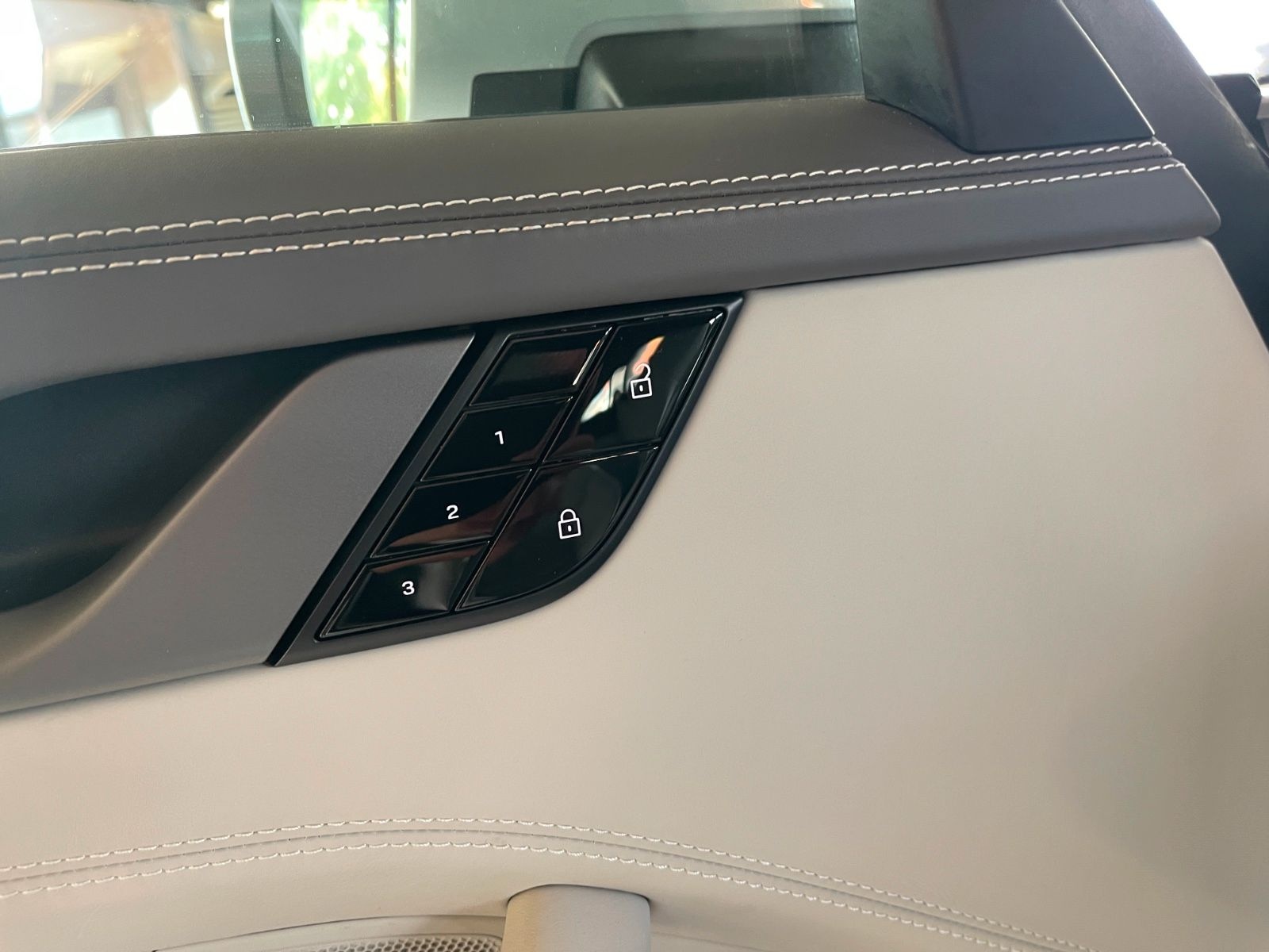 Porsche 992 Carrera Coupe SPORTABGAS BOSE 14WEGE CAM DAB foto 13
