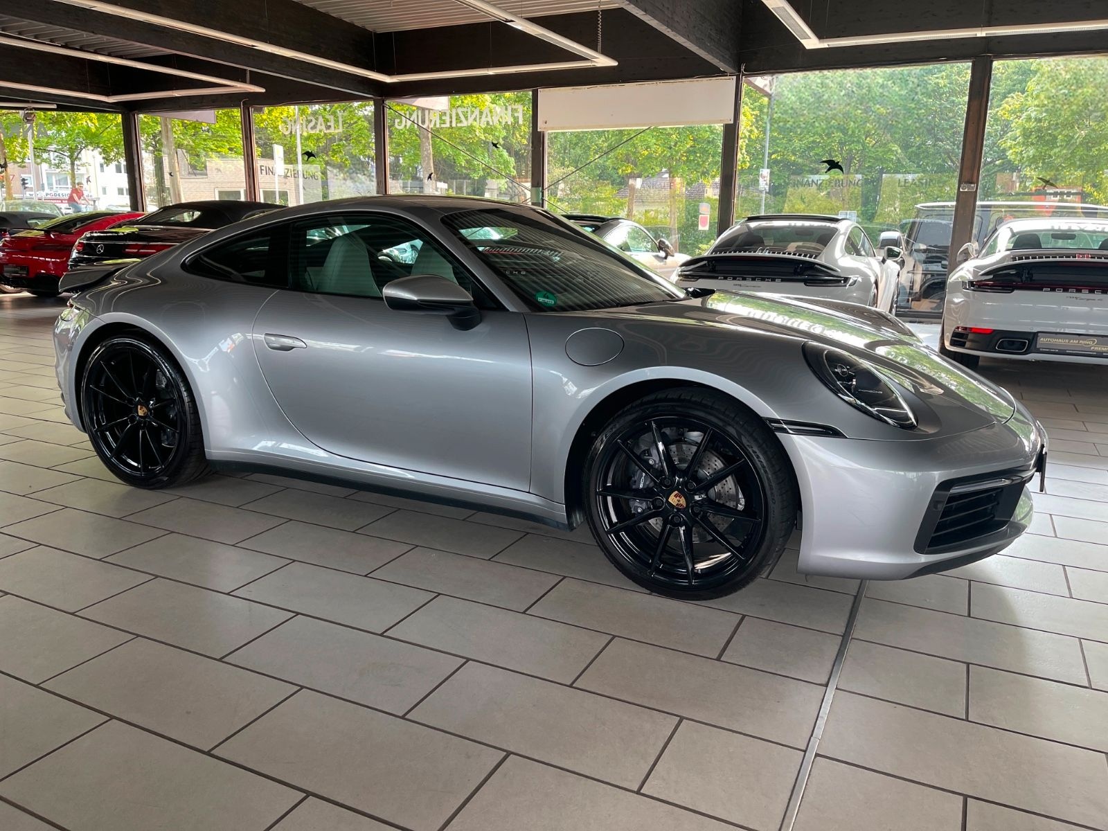Porsche 992 Carrera Coupe SPORTABGAS BOSE 14WEGE CAM DAB foto 4