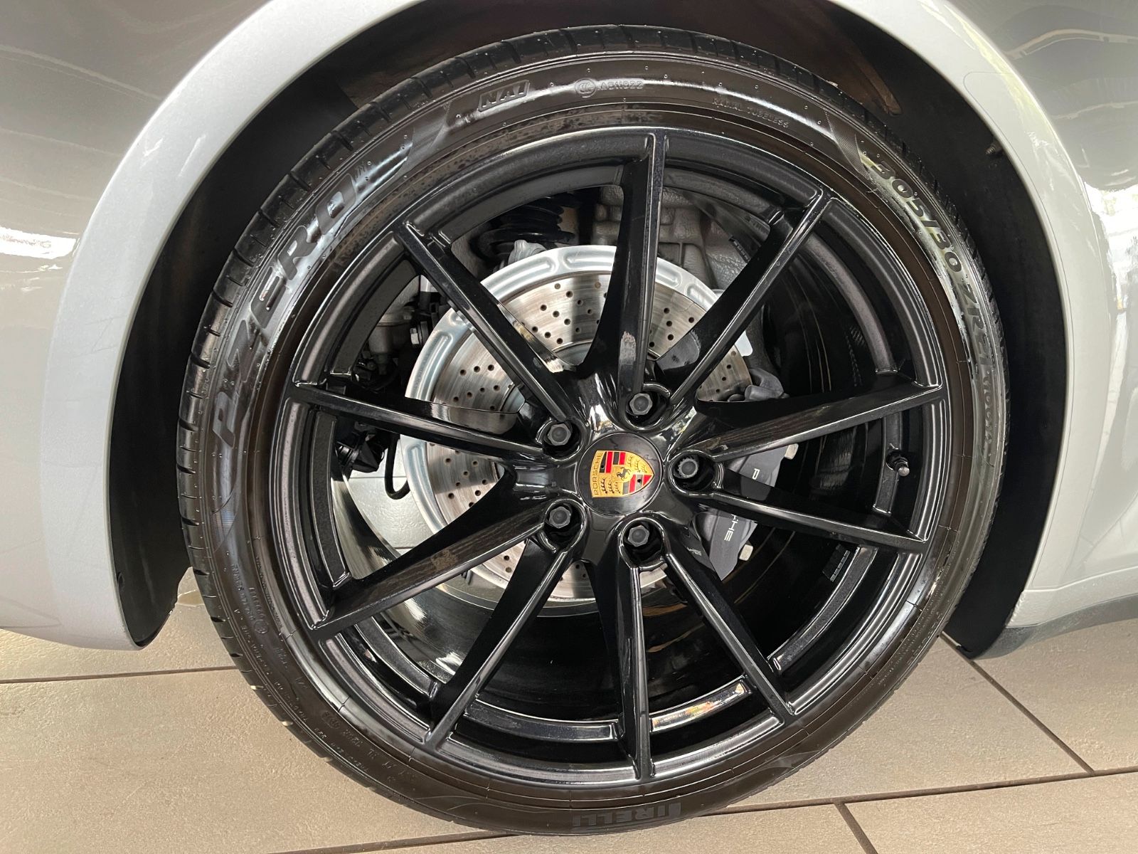 Porsche 992 Carrera Coupe SPORTABGAS BOSE 14WEGE CAM DAB foto 9