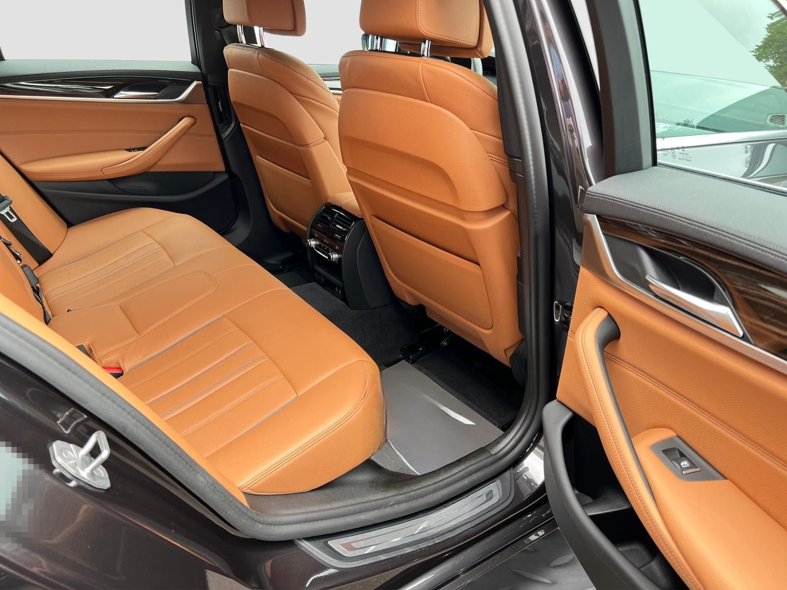 BMW 520 d Luxury Line DIS. KEY/LASER/HiFi/PANO/HUD foto 15