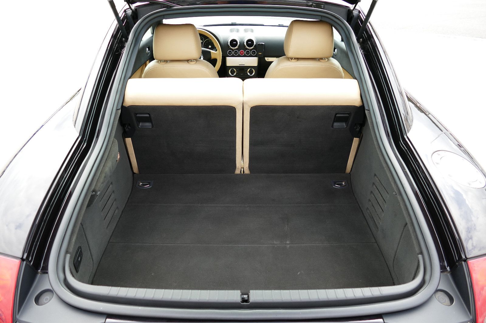 Audi TT Coupe 3.2 V6 DSG quattro NAVI LEDER TEMPOMAT foto 17