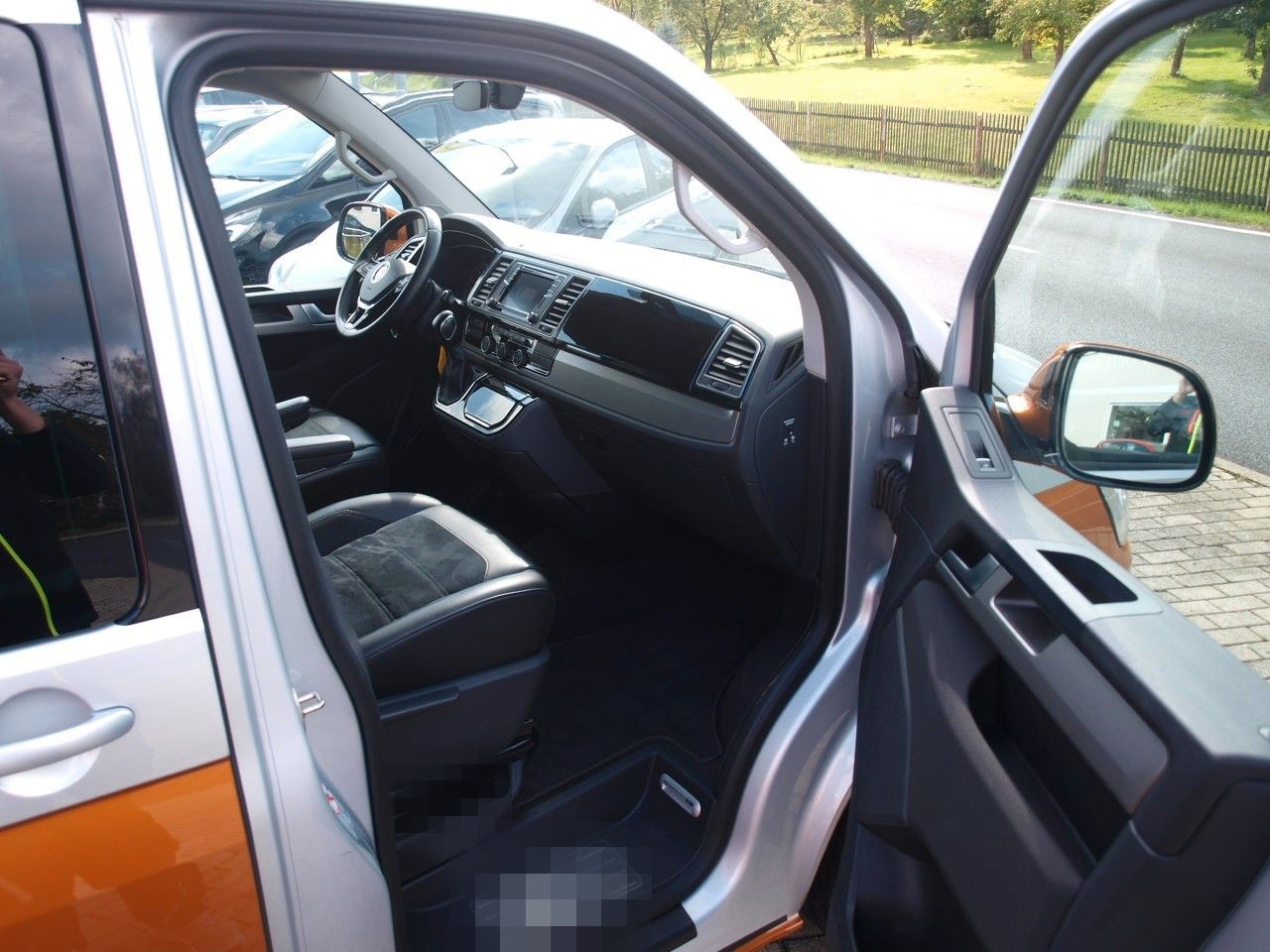 Volkswagen T6 Multivan Generation Six mit Sonderlackierung foto 13