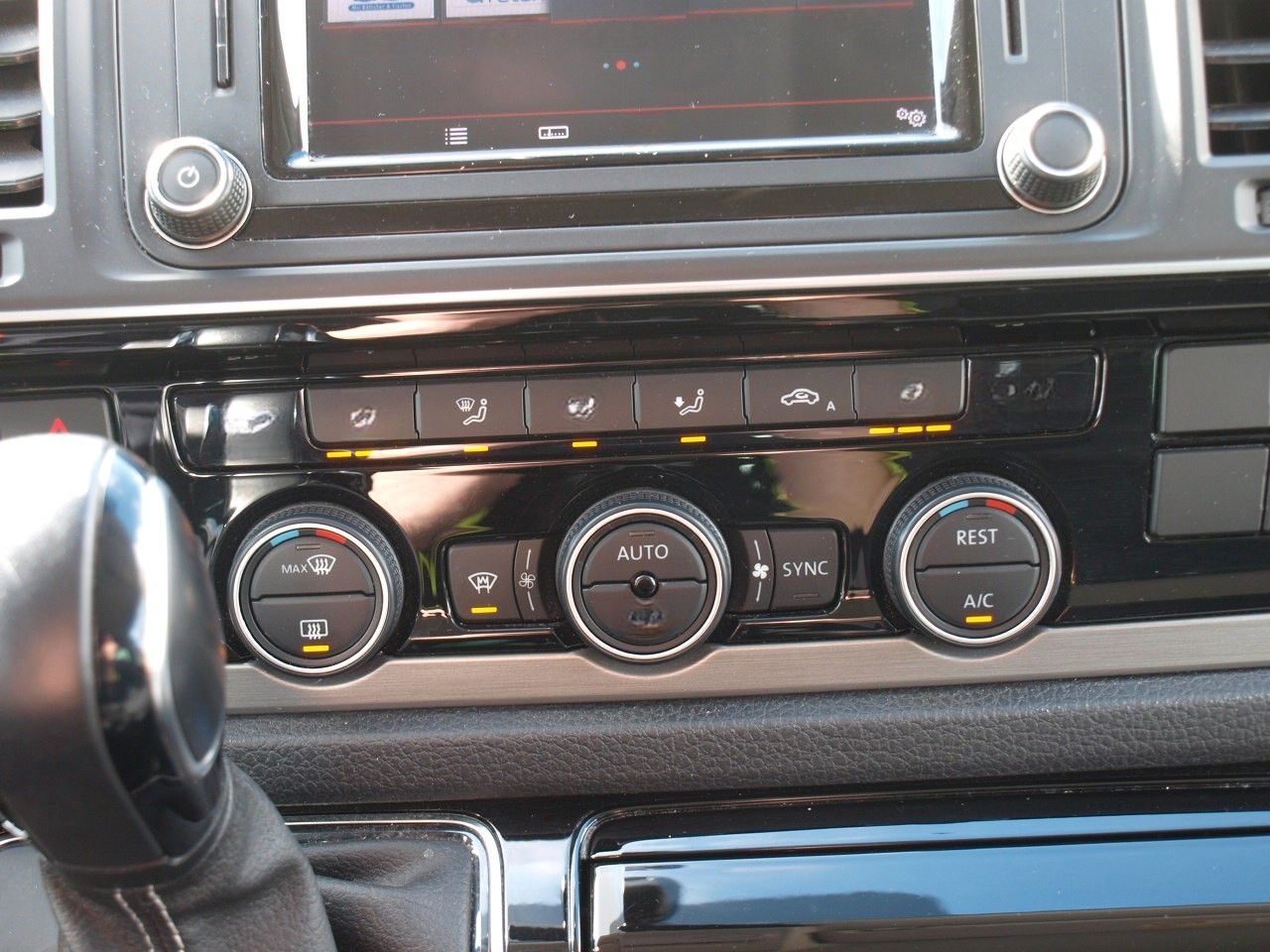 Volkswagen T6 Multivan Generation Six mit Sonderlackierung foto 18