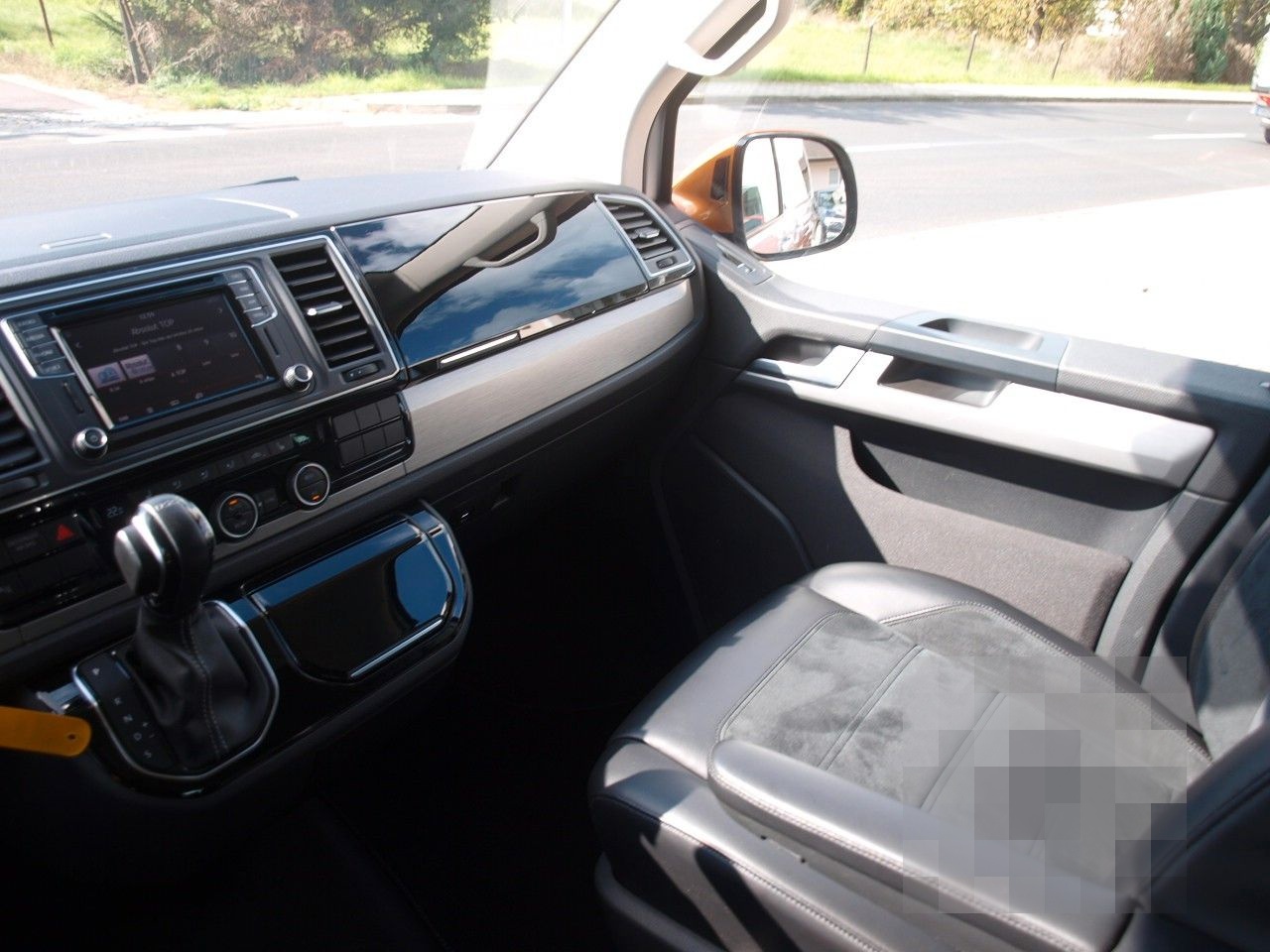 Volkswagen T6 Multivan Generation Six mit Sonderlackierung foto 23