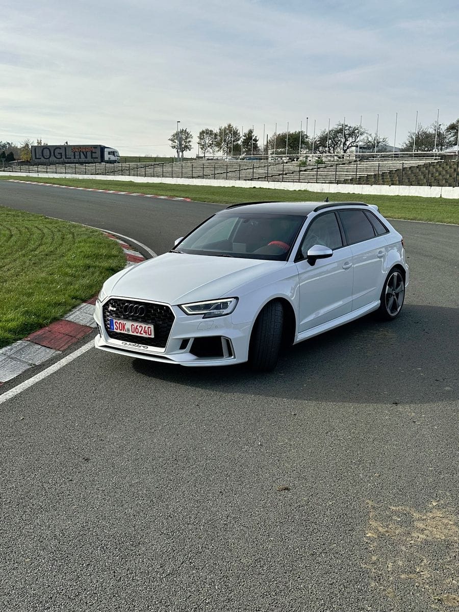 Audi RS3 Sportback 2.5 TFSI quattro foto 8