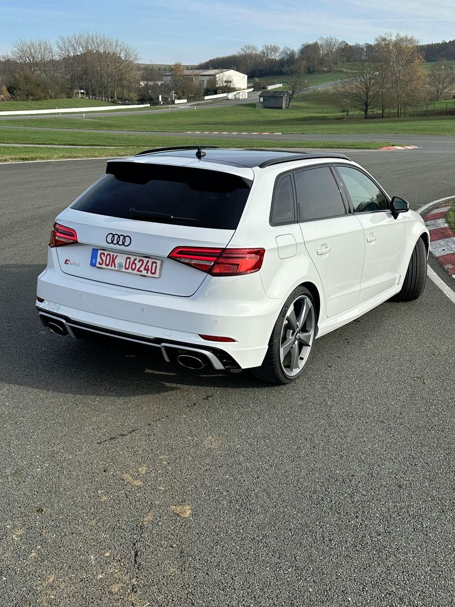 Audi RS3 Sportback 2.5 TFSI quattro foto 9