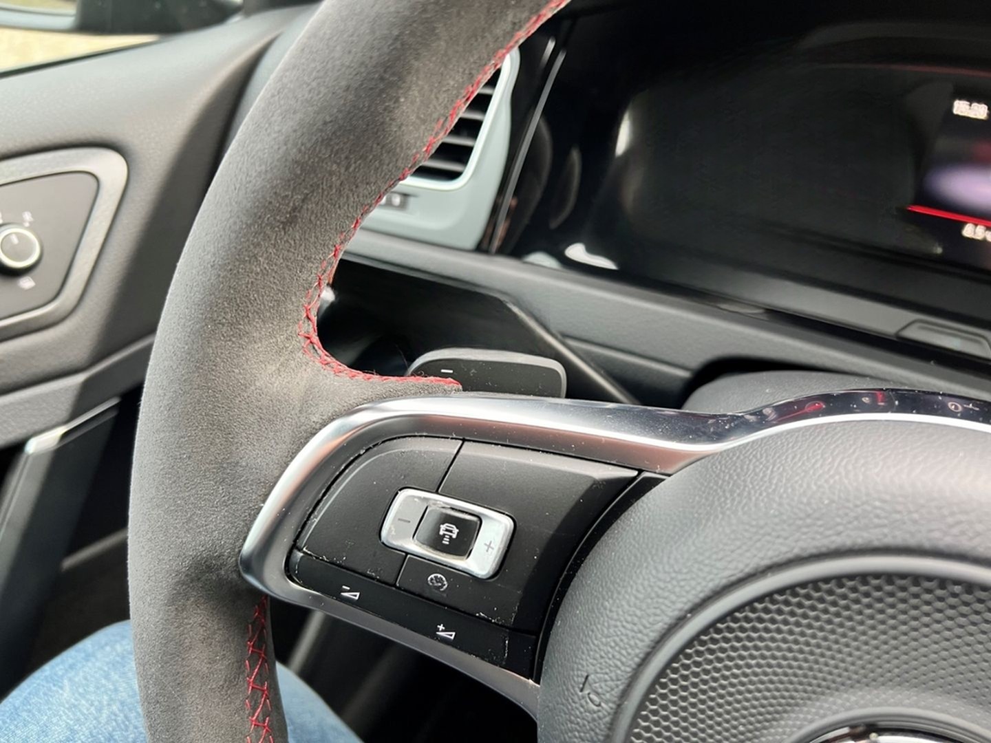 Volkswagen Golf GTI 2.0 TSI DSG LED Navi Leder Sitzheizung foto 17