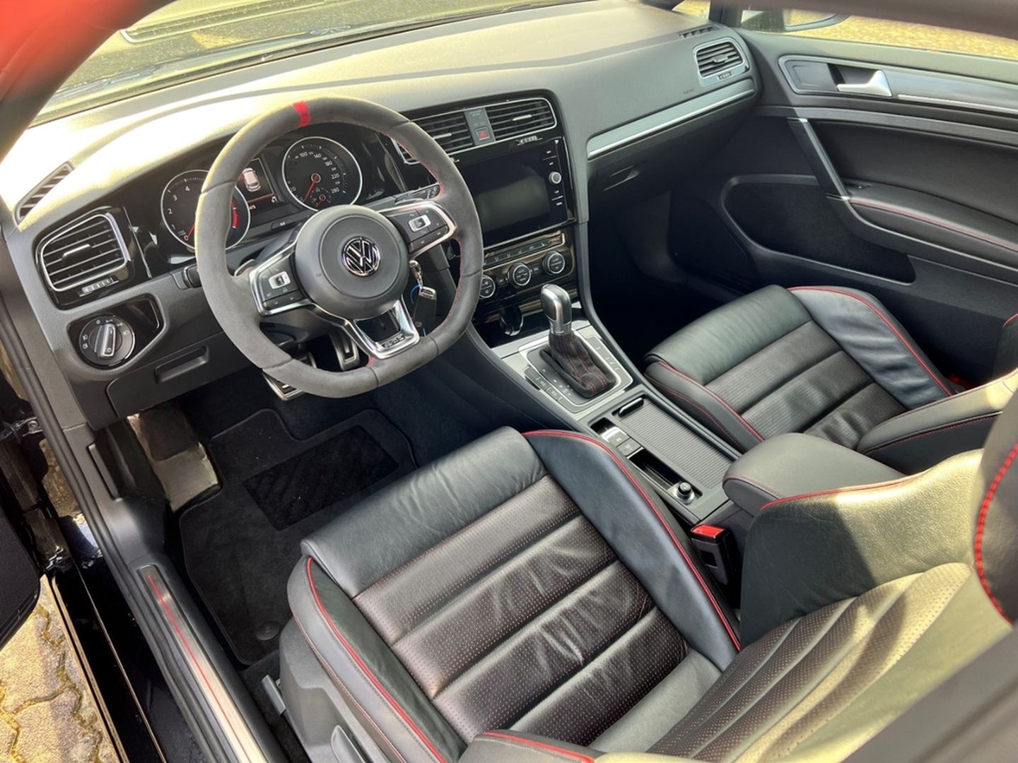 Volkswagen Golf GTI 2.0 TSI DSG LED Navi Leder Sitzheizung foto 21
