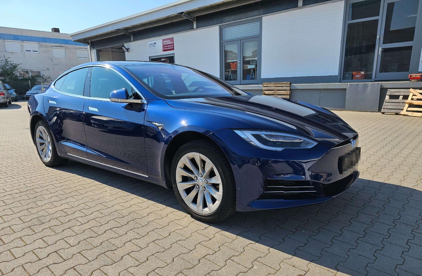 Tesla Model S 75
