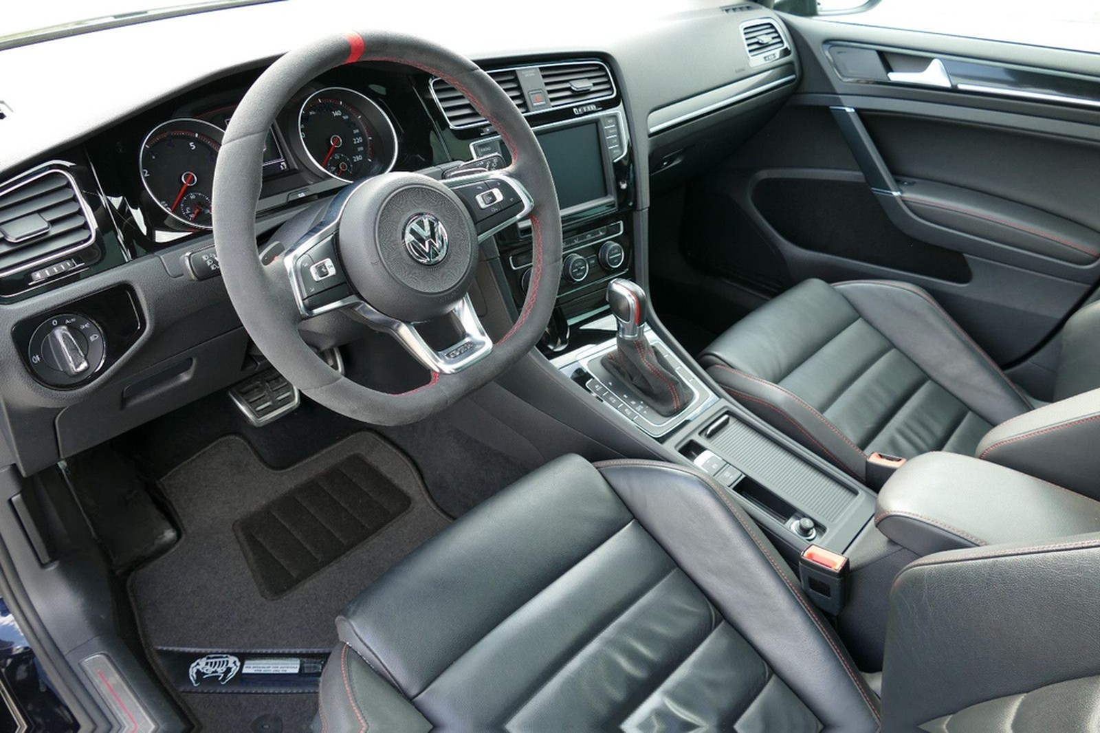 Volkswagen Golf 2.0TSI DSG BMT GTI Clubsport NAVI LEDER foto 18