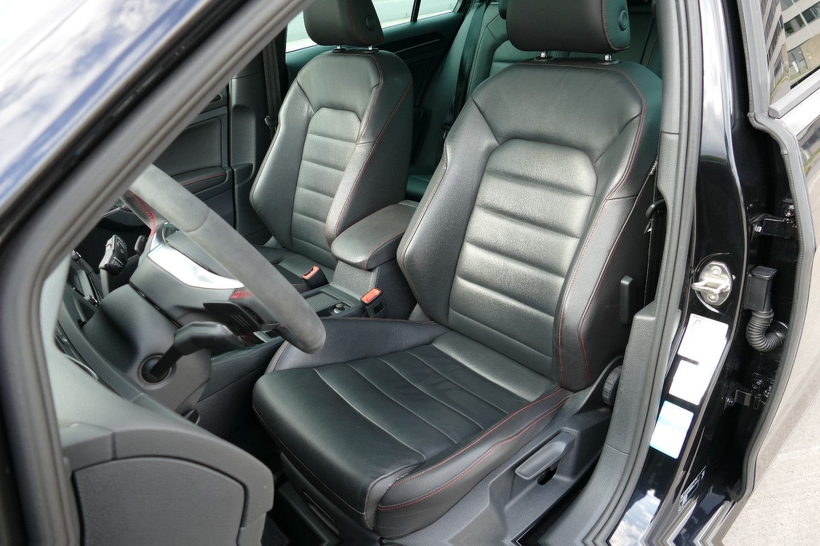 Volkswagen Golf 2.0TSI DSG BMT GTI Clubsport NAVI LEDER foto 19