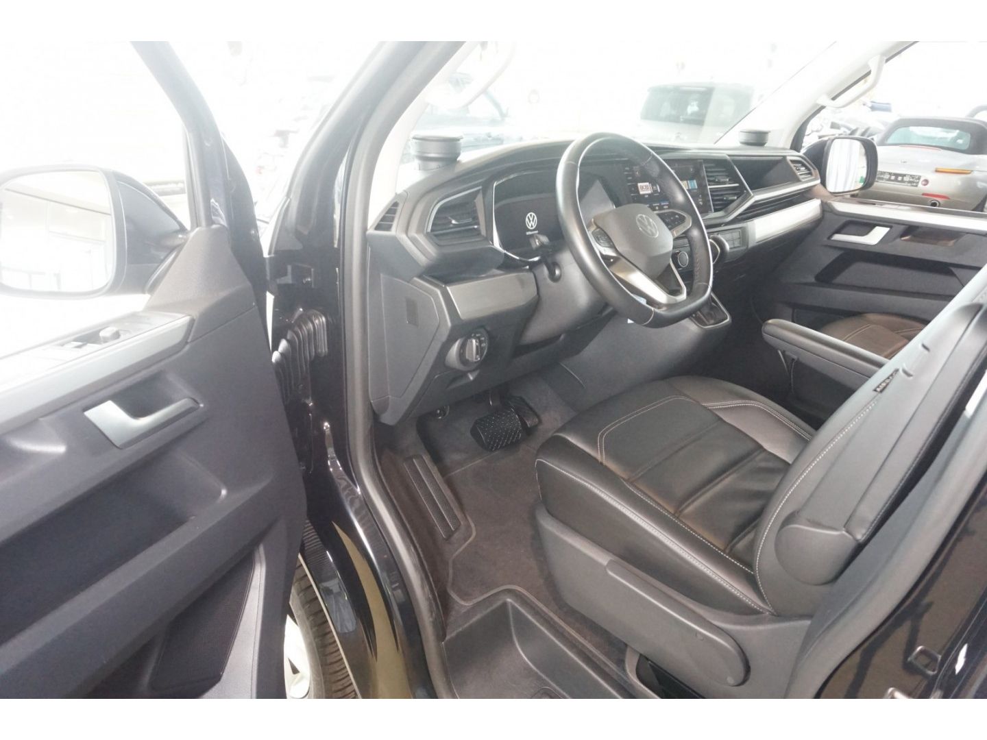 Volkswagen T6.1 Multivan TDI*204PS DSG AHK Leder Navi SHZ foto 5