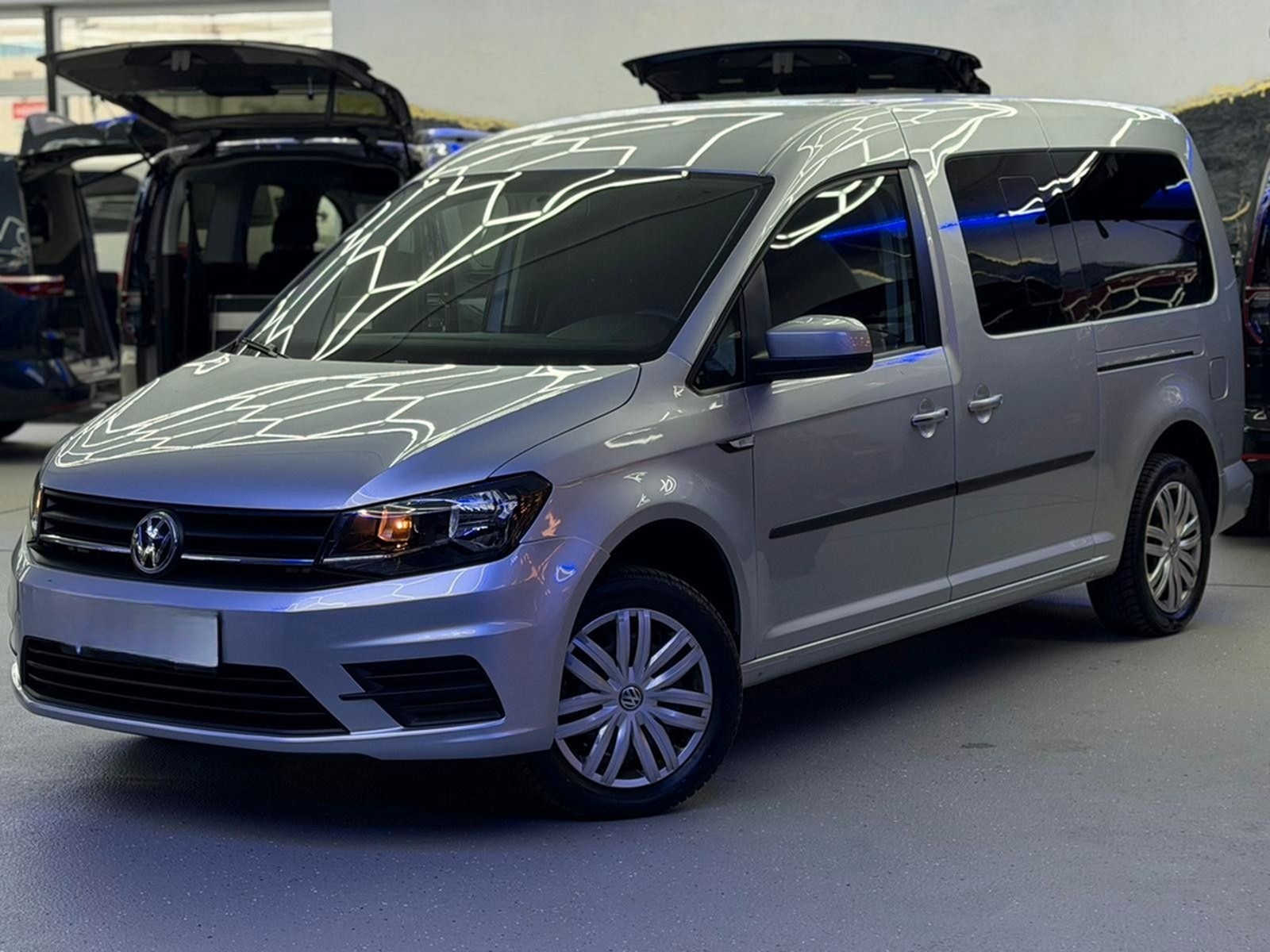Volkswagen Caddy-DSG-Maxi-Behindertengerecht-Rampe- foto 2
