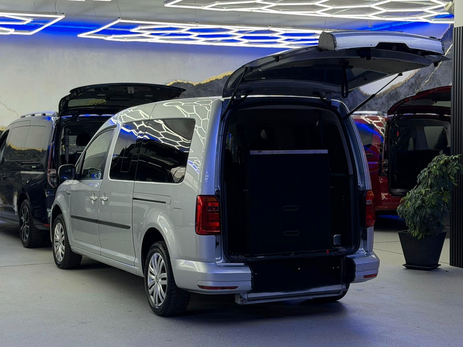 Volkswagen Caddy-DSG-Maxi-Behindertengerecht-Rampe- foto 11