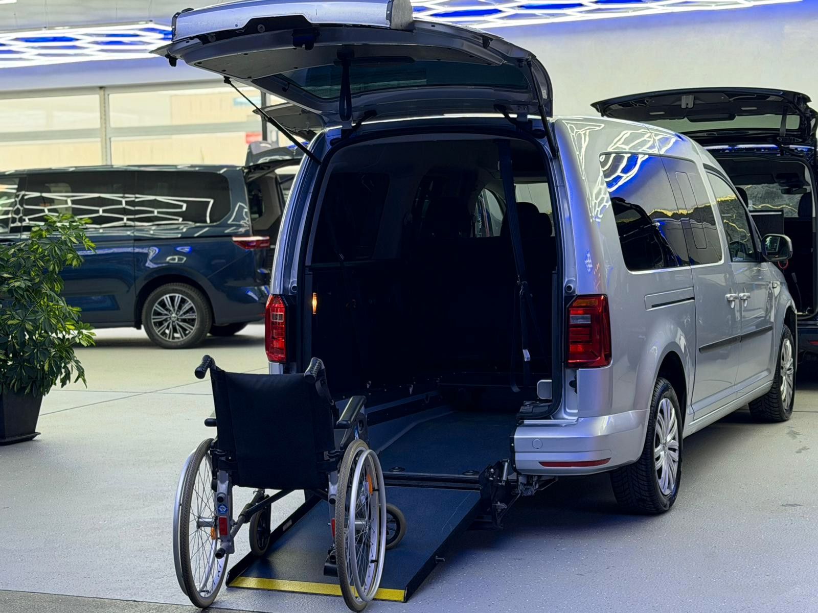 Volkswagen Caddy-DSG-Maxi-Behindertengerecht-Rampe- foto 12