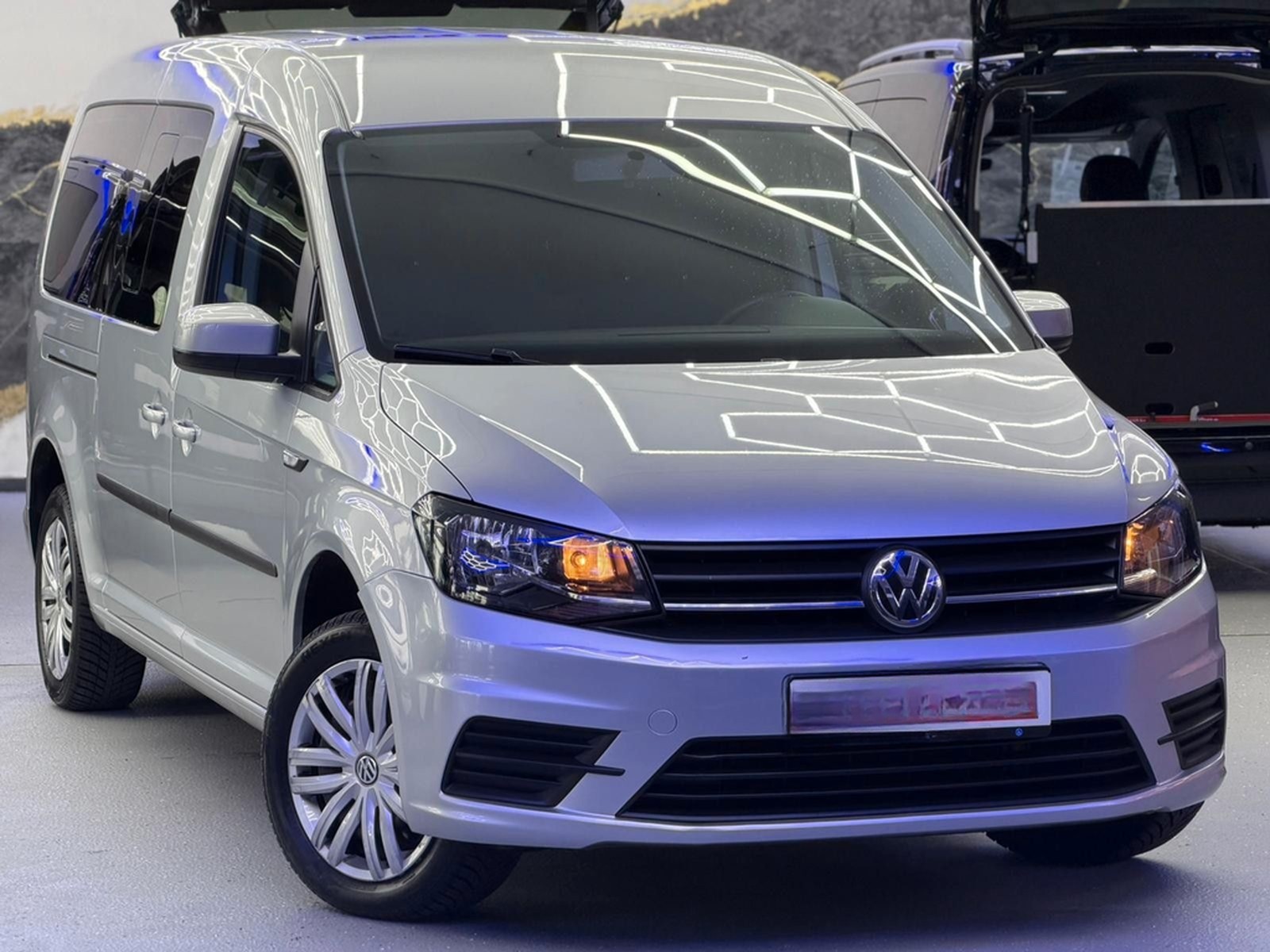 Volkswagen Caddy-DSG-Maxi-Behindertengerecht-Rampe- foto 4