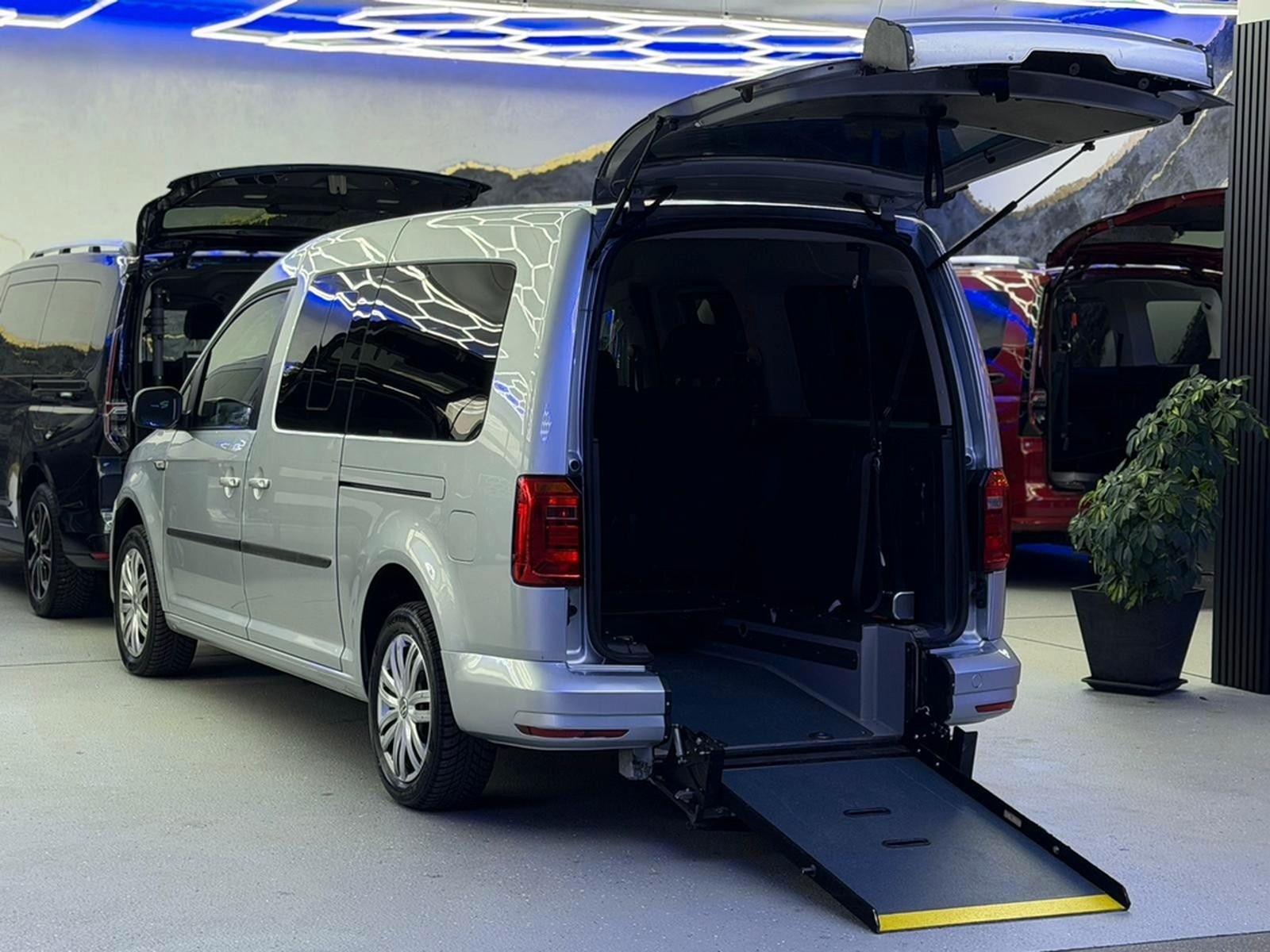 Volkswagen Caddy-DSG-Maxi-Behindertengerecht-Rampe- foto 6
