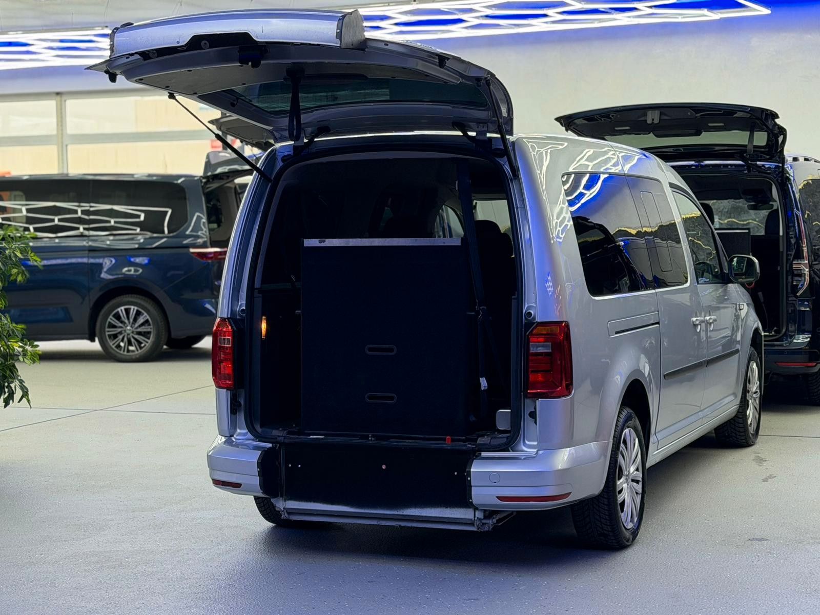 Volkswagen Caddy-DSG-Maxi-Behindertengerecht-Rampe- foto 10