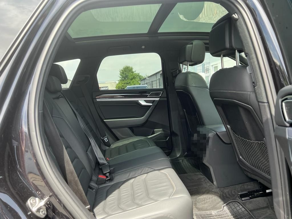 Volkswagen Touareg R-Line 4Motion foto 16