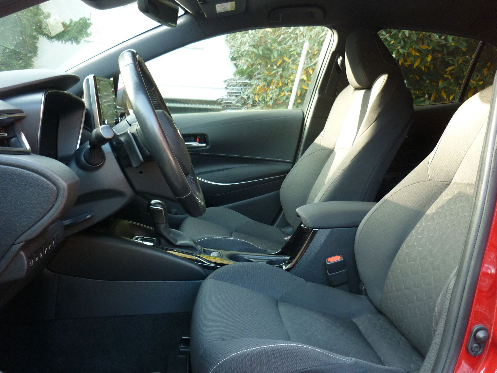 Toyota Corolla Hybrid Club* LED* Navi* Garantie* foto 8
