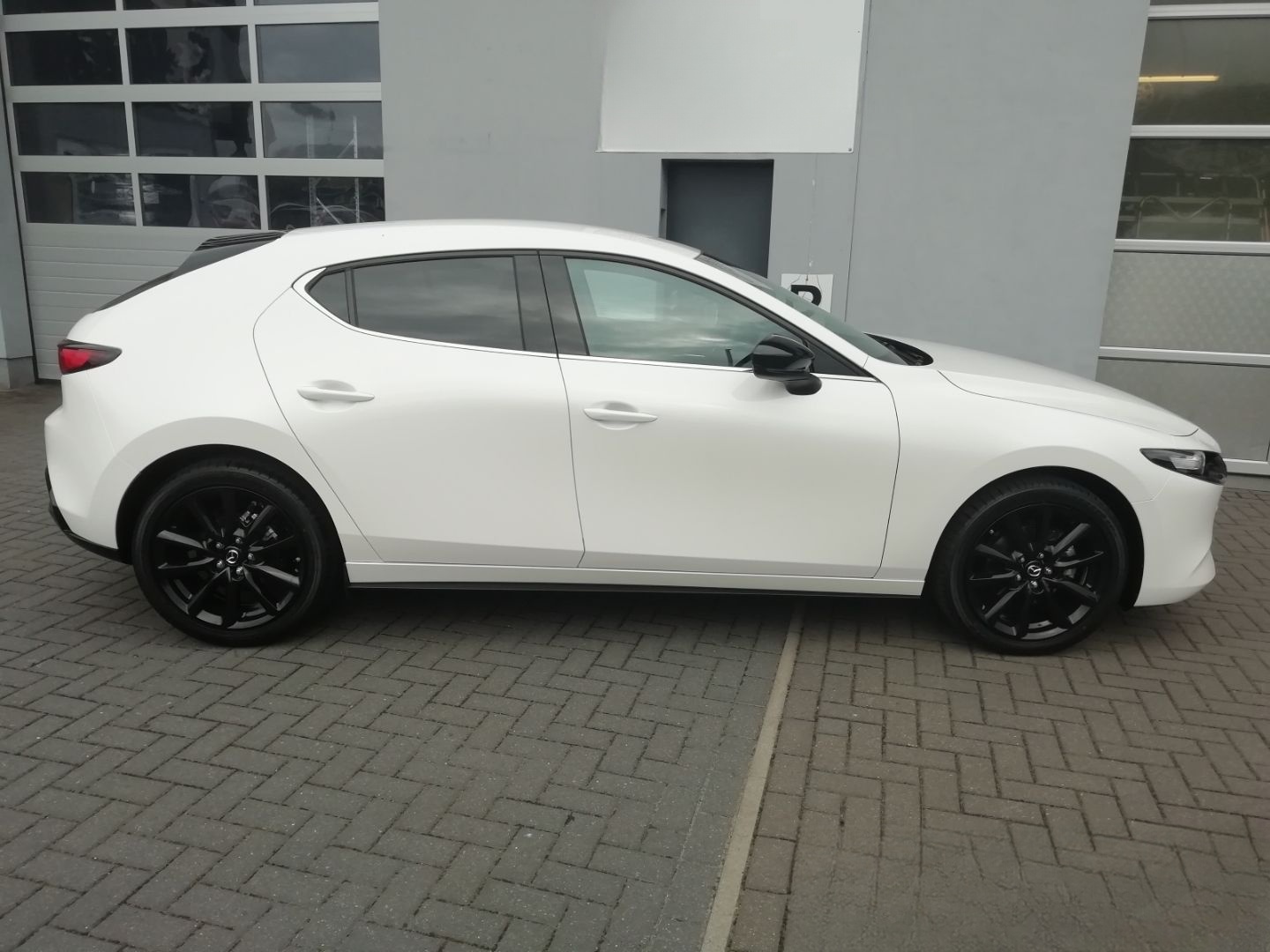 Mazda 3 Homura Black & White Edition SKYACTIV-G 2.0 M- foto 8
