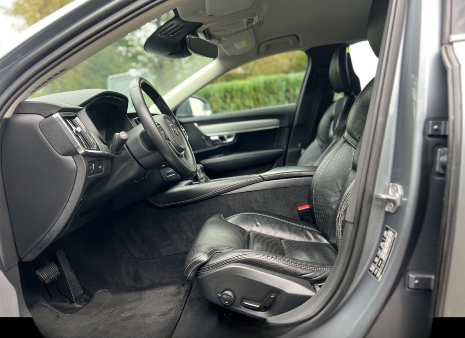 Volvo V90 Kombi Inscription AWD|A.H.K|LEDER|NAVI|EURO6 foto 11