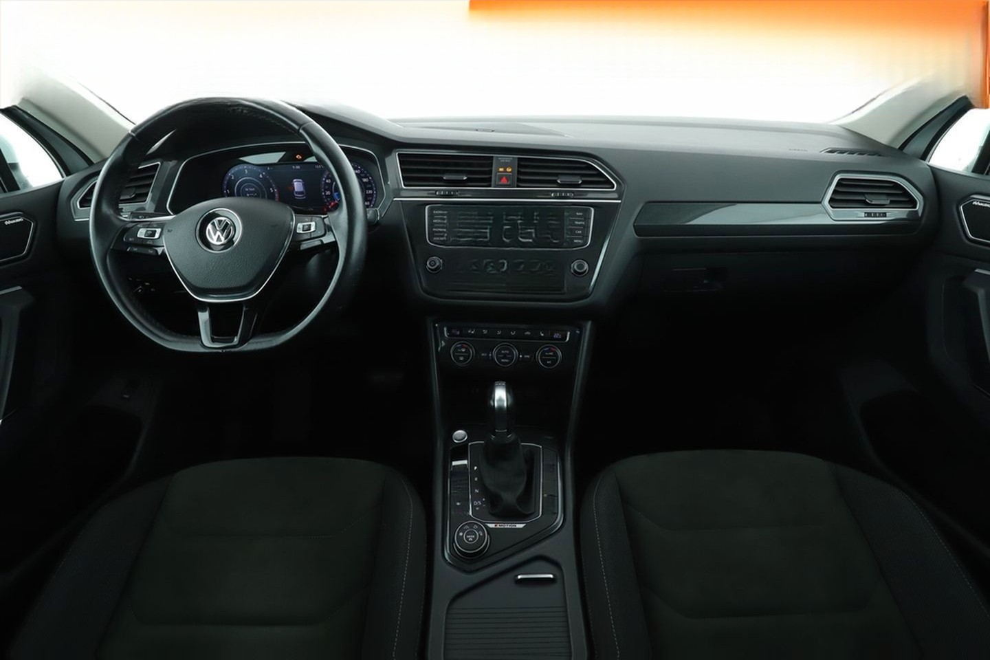 Volkswagen Tiguan 2.0 TDI Highline 4Motion BMT Aut.*NAVI* foto 12