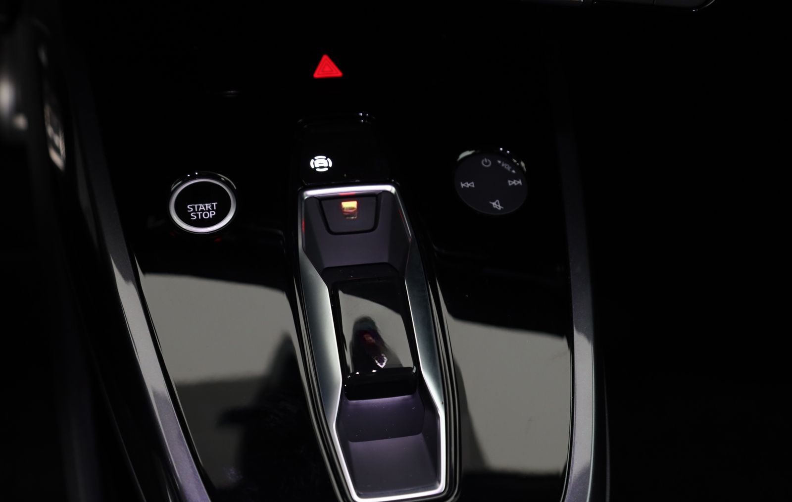 Audi Q4 e-tron 40 S line AHK | PANO | foto 18