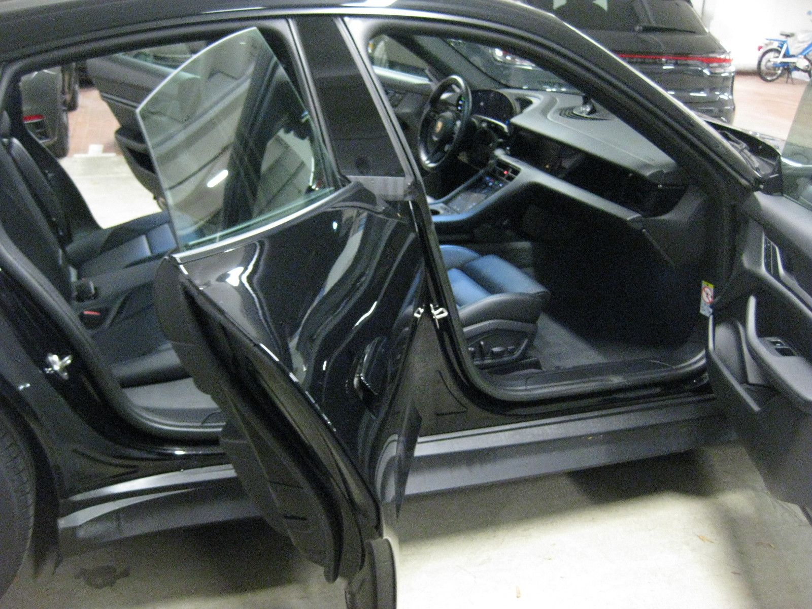 Porsche Taycan schw/schw,,per.batt,20",kamera foto 12