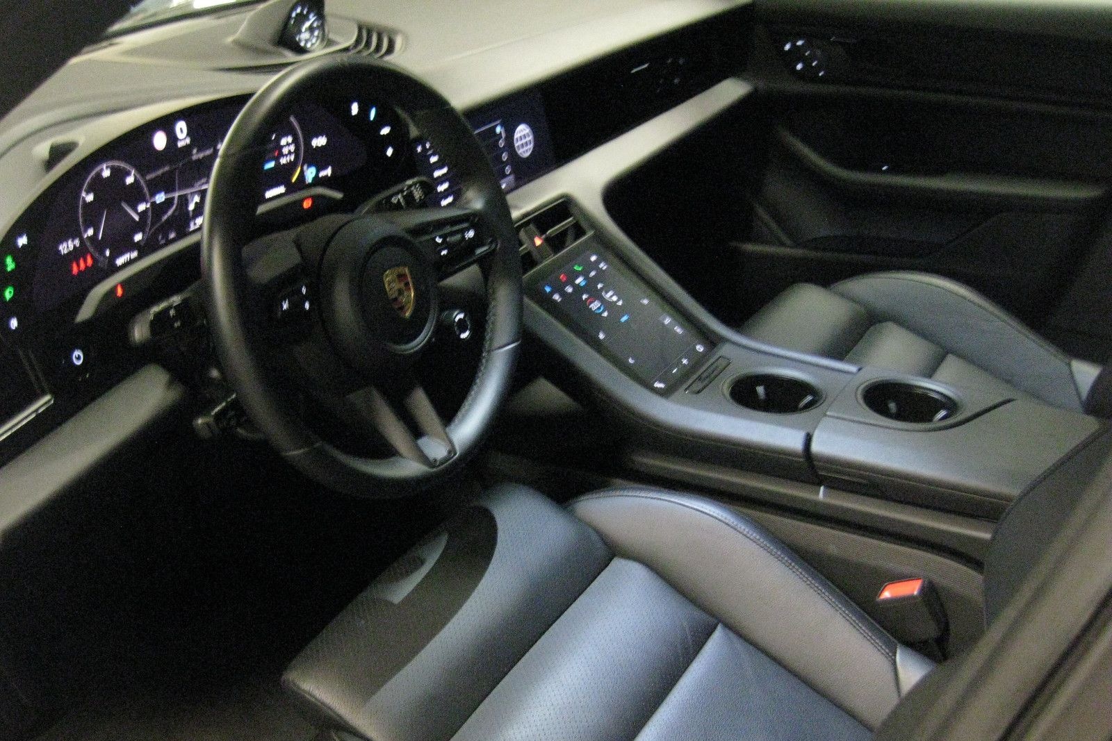 Porsche Taycan schw/schw,,per.batt,20",kamera foto 17