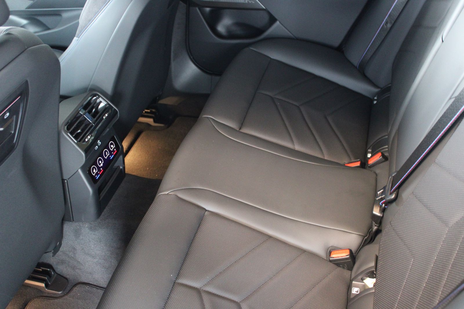 BMW 520d Limousine M Sportpaket Head-Up AHK HiFi DAB foto 12