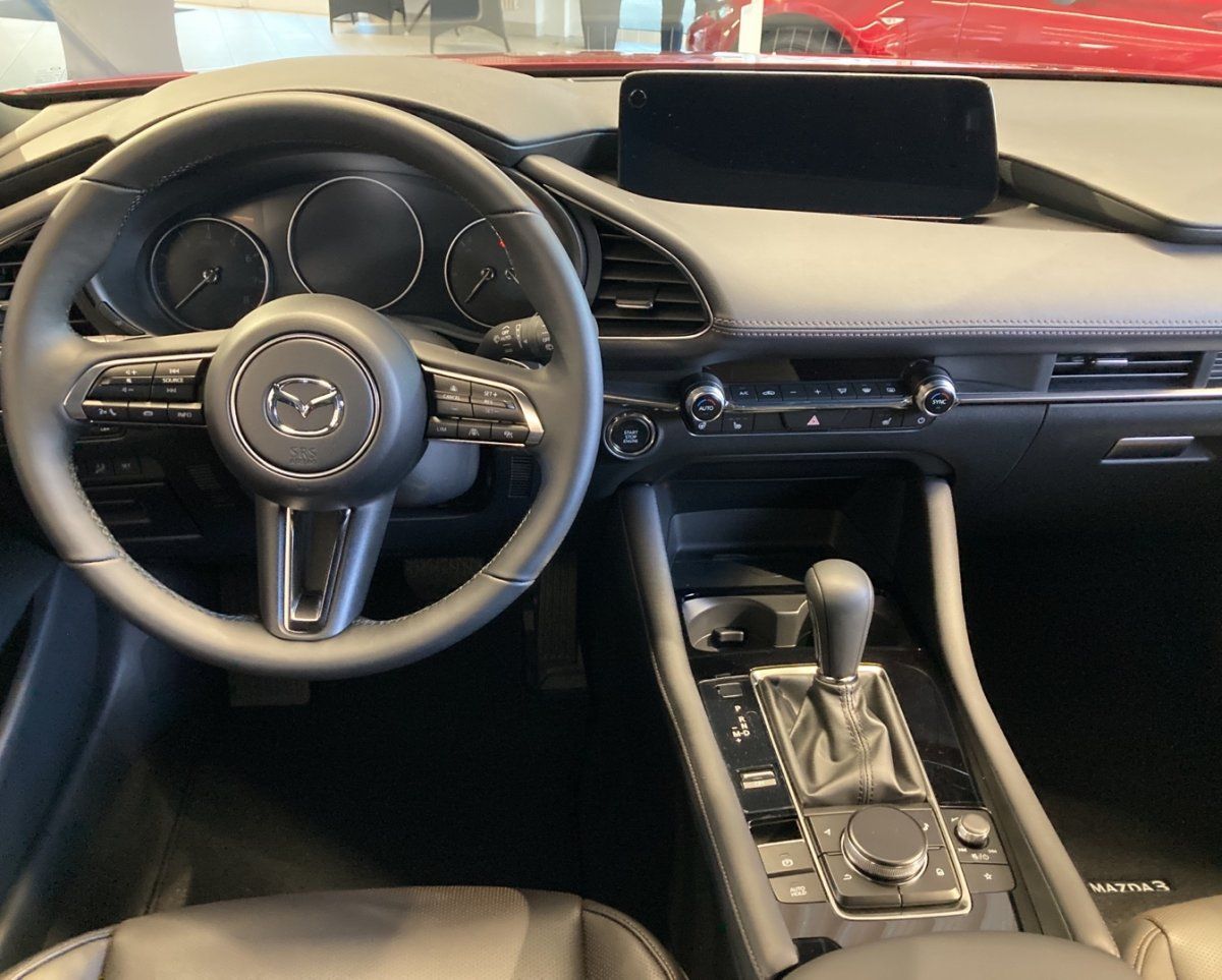 Mazda 3 2.0L e-SKYACTIV G 122ps Aut. Exclusive-Line Le foto 9