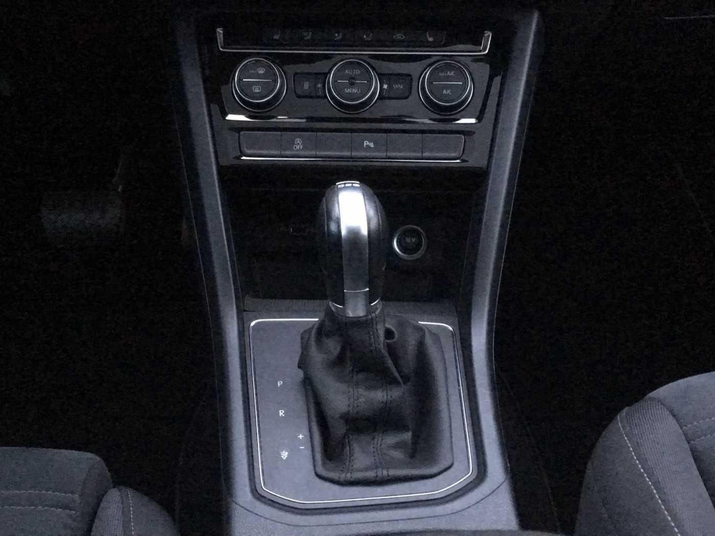 Volkswagen Touran 1.6 TDI SCR BMT DSG Comfortline SHZ foto 14